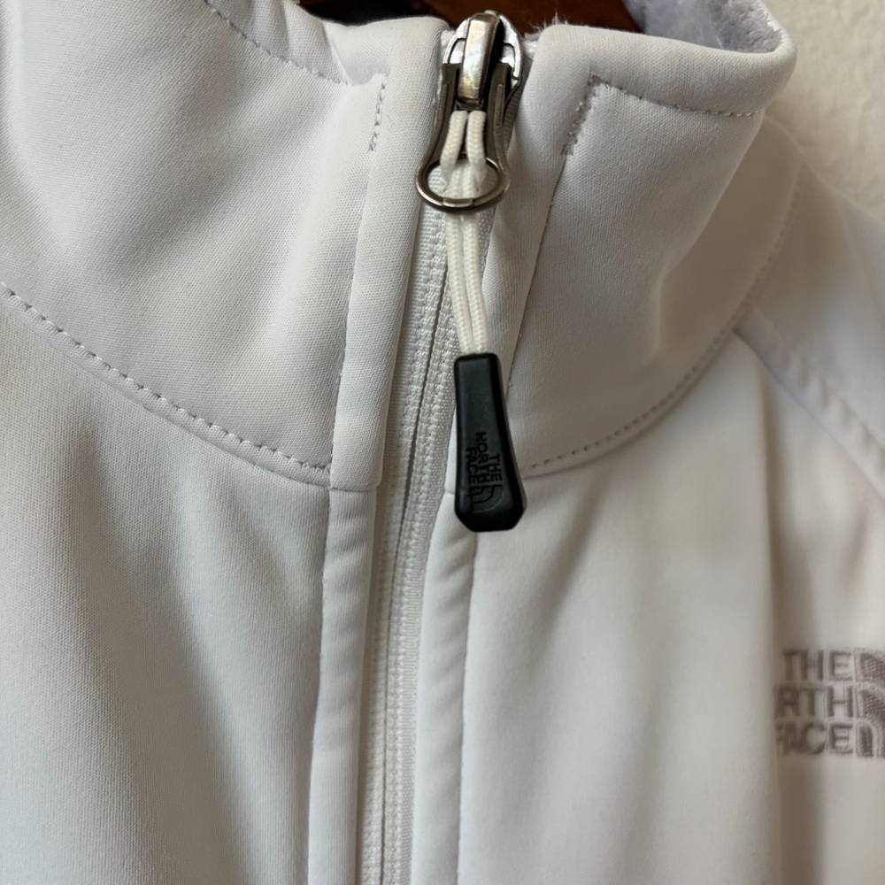 The North Face Windproof White Grey Softshell Zip-Up Fall Winter Jacket - Picture 3 of 9